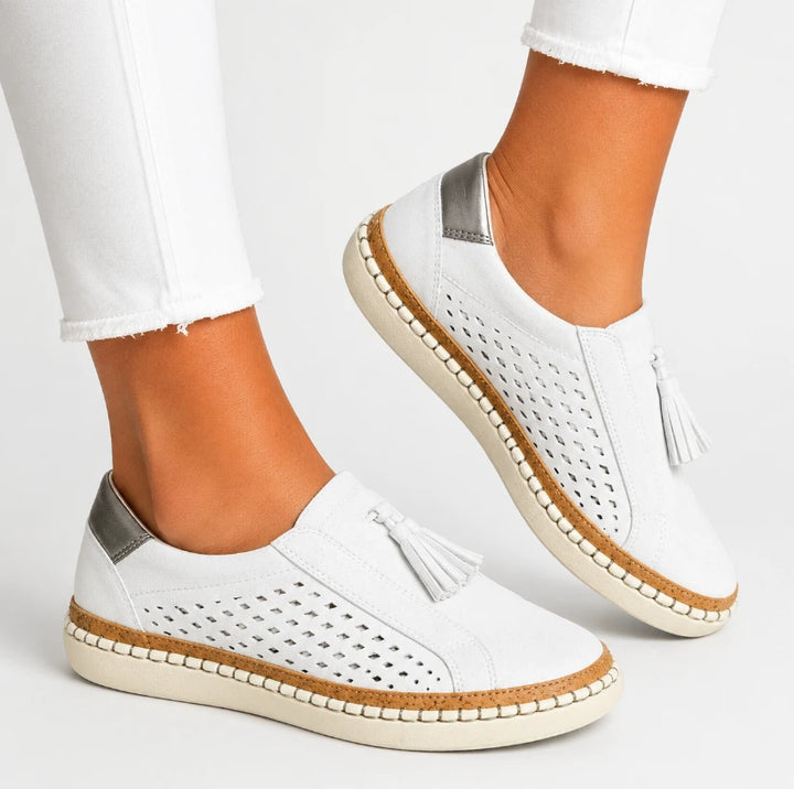 Bottom detail of women's orthopedic slip-on with rubber sole