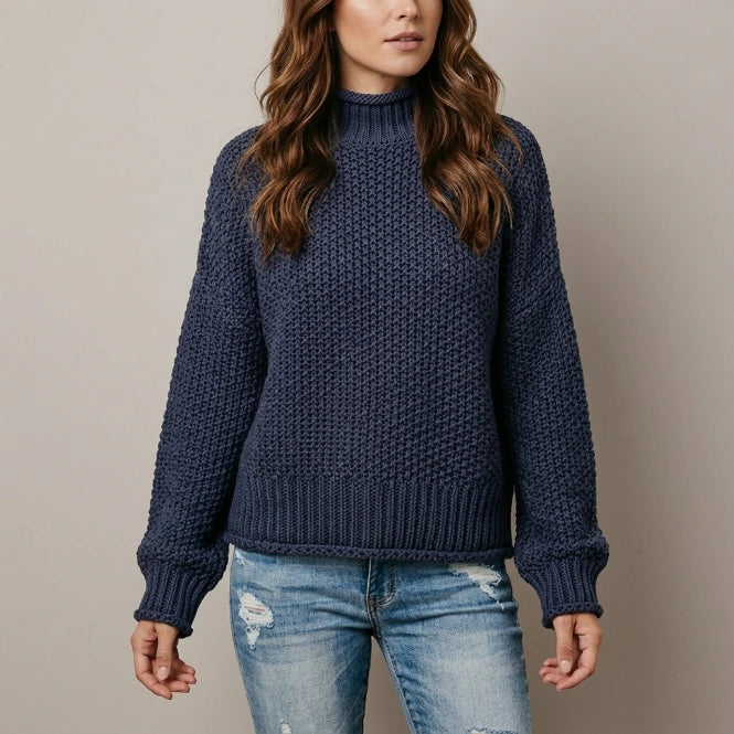 Women's chunky knit sweater — ribbed hem band close-up
